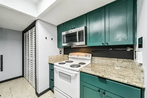 5634 Birchmont Drive 22 Houston TX 77091