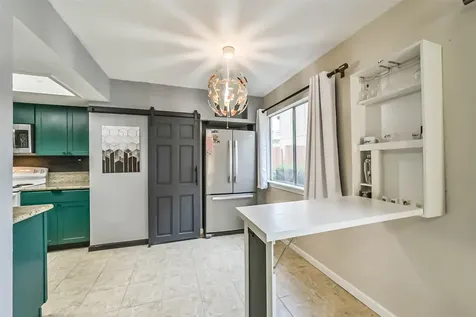 5634 Birchmont Drive 22 Houston TX 77091
