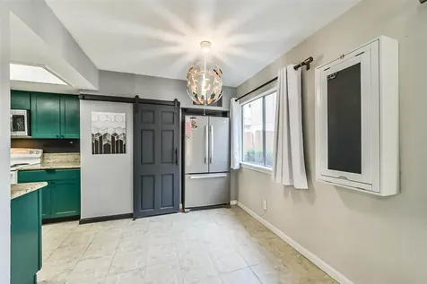 5634 Birchmont Drive 22 Houston TX 77091