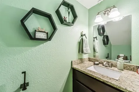 5634 Birchmont Drive 22 Houston TX 77091
