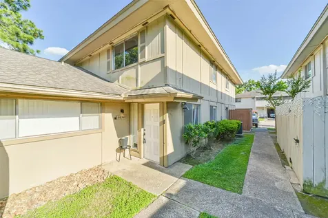 5634 Birchmont Drive 22 Houston TX 77091