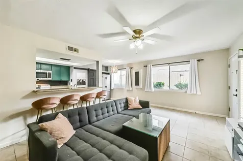 5634 Birchmont Drive 22 Houston TX 77091