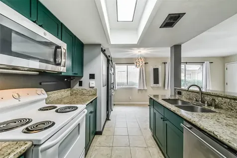 5634 Birchmont Drive 22 Houston TX 77091