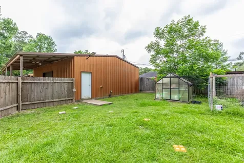 156 County Road 818 Buna TX 77612
