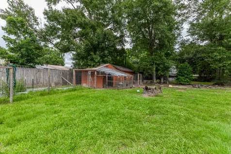 156 County Road 818 Buna TX 77612