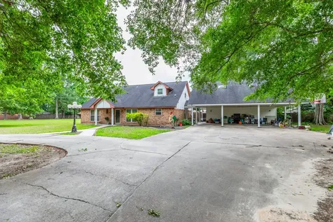 156 County Road 818 Buna TX 77612