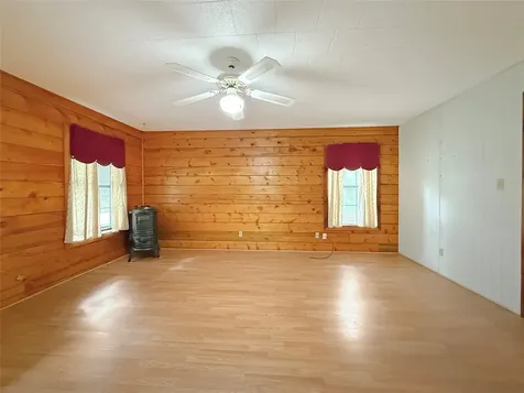 1517 County Road 4250 Woodville TX 75979