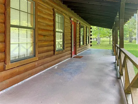 1517 County Road 4250 Woodville TX 75979