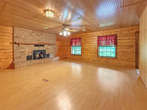 1517 County Road 4250 Woodville TX 75979