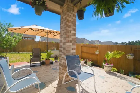 1409 Northwood Bluff Lane Pinehurst TX 77362
