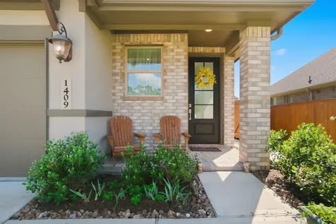 1409 Northwood Bluff Lane Pinehurst TX 77362