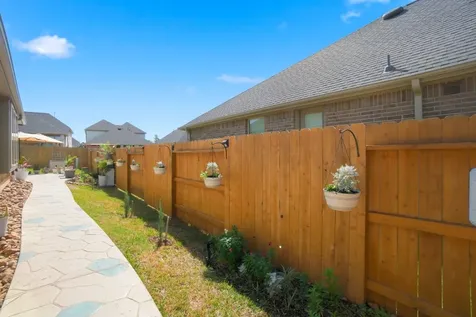 1409 Northwood Bluff Lane Pinehurst TX 77362