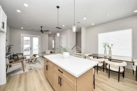 1102 Mansfield Street A Houston TX 77091