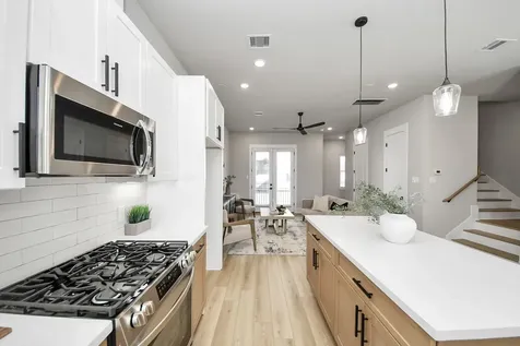 1102 Mansfield Street A Houston TX 77091
