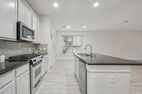 90 Panterra Way The Woodlands TX 77382