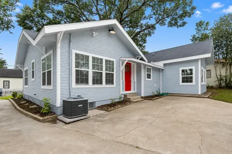 603 Crockett Street Brenham TX 77833