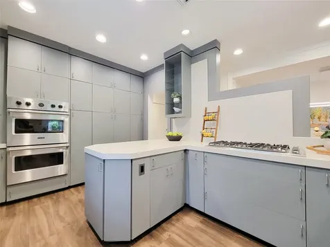 5111 Linden Street Bellaire TX 77401