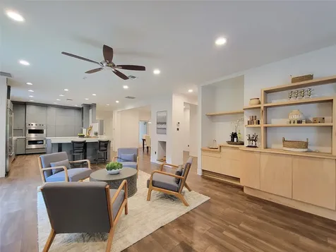 5111 Linden Street Bellaire TX 77401