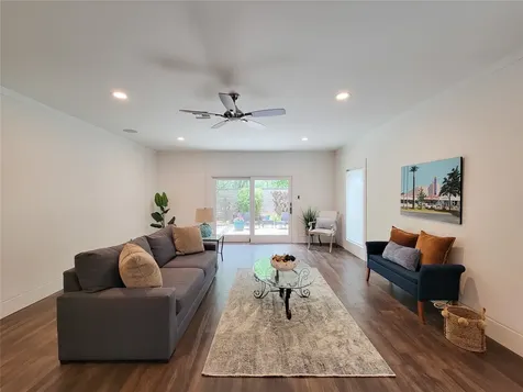 5111 Linden Street Bellaire TX 77401