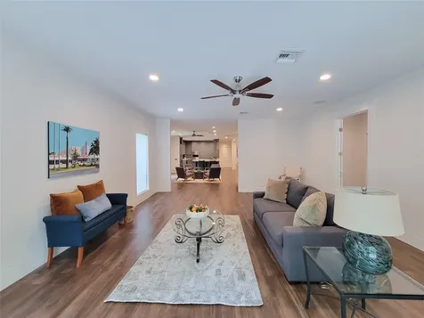 5111 Linden Street Bellaire TX 77401