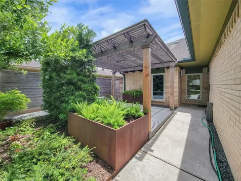 5111 Linden Street Bellaire TX 77401