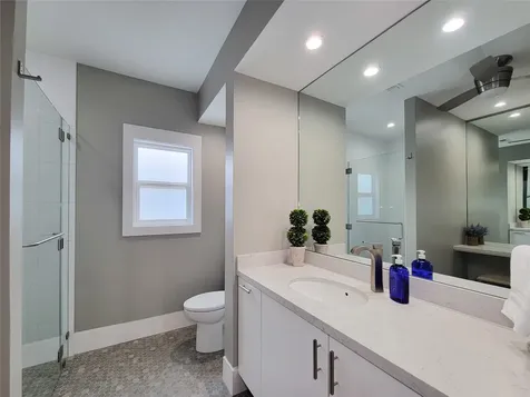 5111 Linden Street Bellaire TX 77401