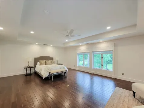 5111 Linden Street Bellaire TX 77401