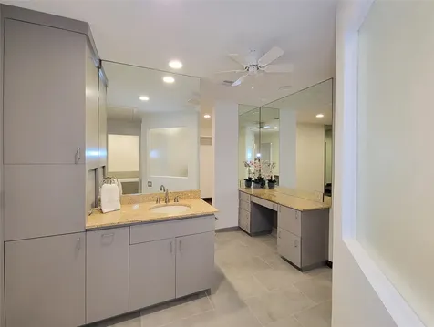 5111 Linden Street Bellaire TX 77401