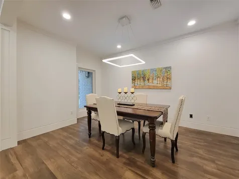 5111 Linden Street Bellaire TX 77401