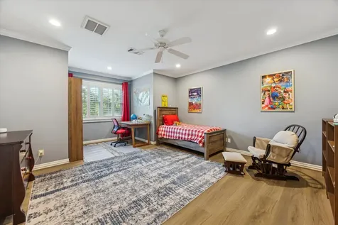 223 Heritage Oaks Lane Houston TX 77024