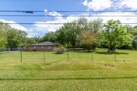 6811 Cemetary Road Manvel TX 77578