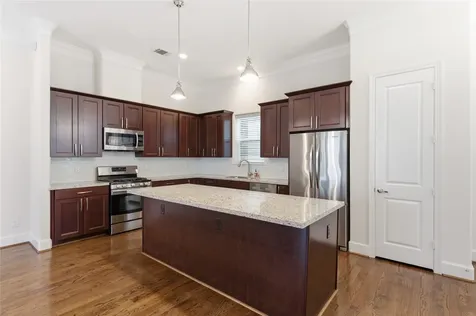 960 W 24th Street Houston TX 77008