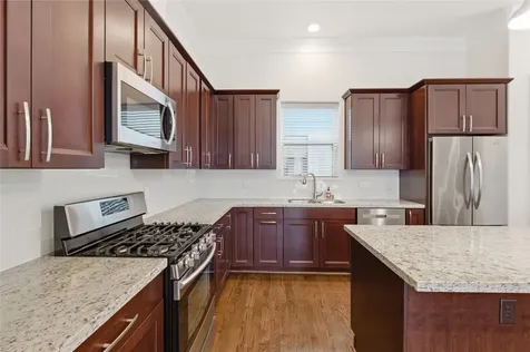 960 W 24th Street Houston TX 77008