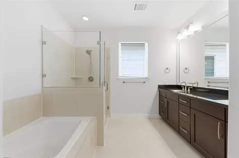 960 W 24th Street Houston TX 77008