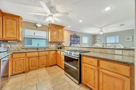28 Dolphin Street Bayou Vista TX 77563