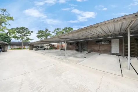 44 Tri Oaks Lane 44 Houston TX 77043
