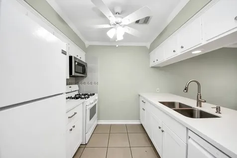 44 Tri Oaks Lane 44 Houston TX 77043