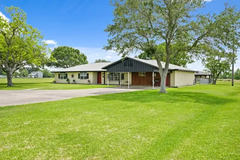 2303 Perryman Avenue Palacios TX 77465