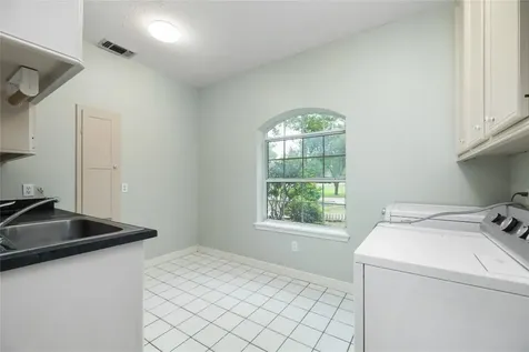 106 River Oaks Drive Baytown TX 77523