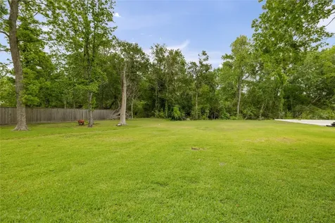106 River Oaks Drive Baytown TX 77523