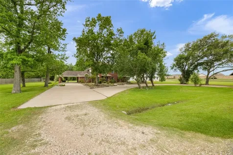 106 River Oaks Drive Baytown TX 77523