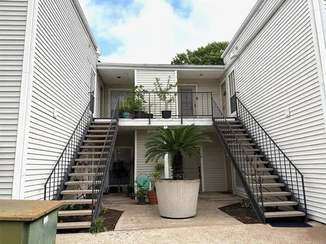 9809 Richmond Avenue E5 Houston TX 77042