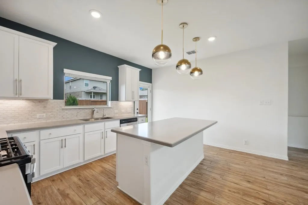 2013 Flametree Avenue New Braunfels TX 78132