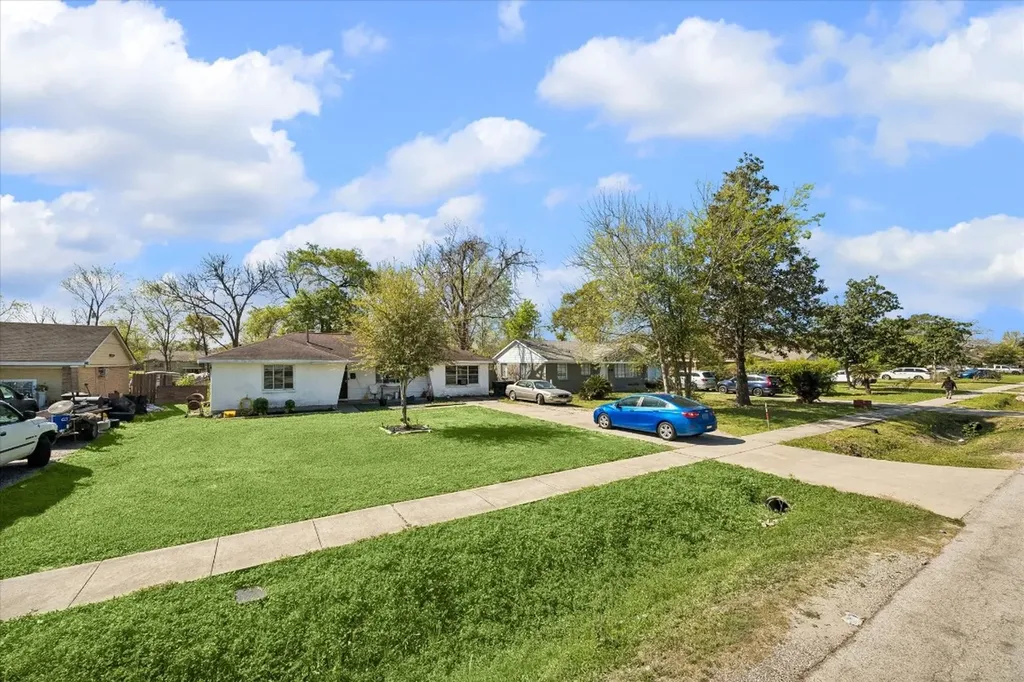 218 Victoria Drive Houston TX 77022