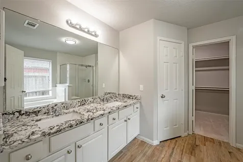 6103 Branch Lake Drive Houston TX 77066