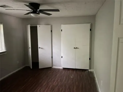 1026 W Brompton Drive W Pearland TX 77584