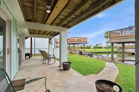 2 S Sandpiper Street La Marque TX 77568