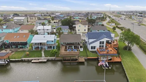 2 S Sandpiper Street La Marque TX 77568