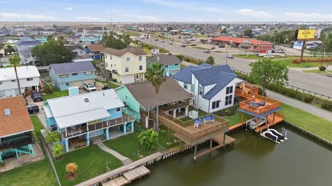 2 S Sandpiper Street La Marque TX 77568