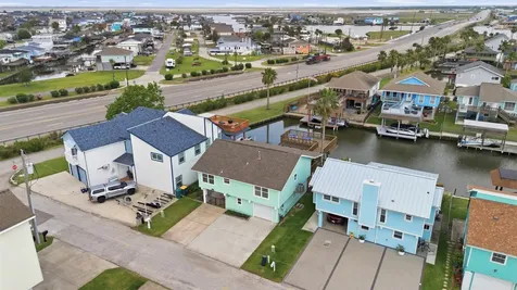 2 S Sandpiper Street La Marque TX 77568